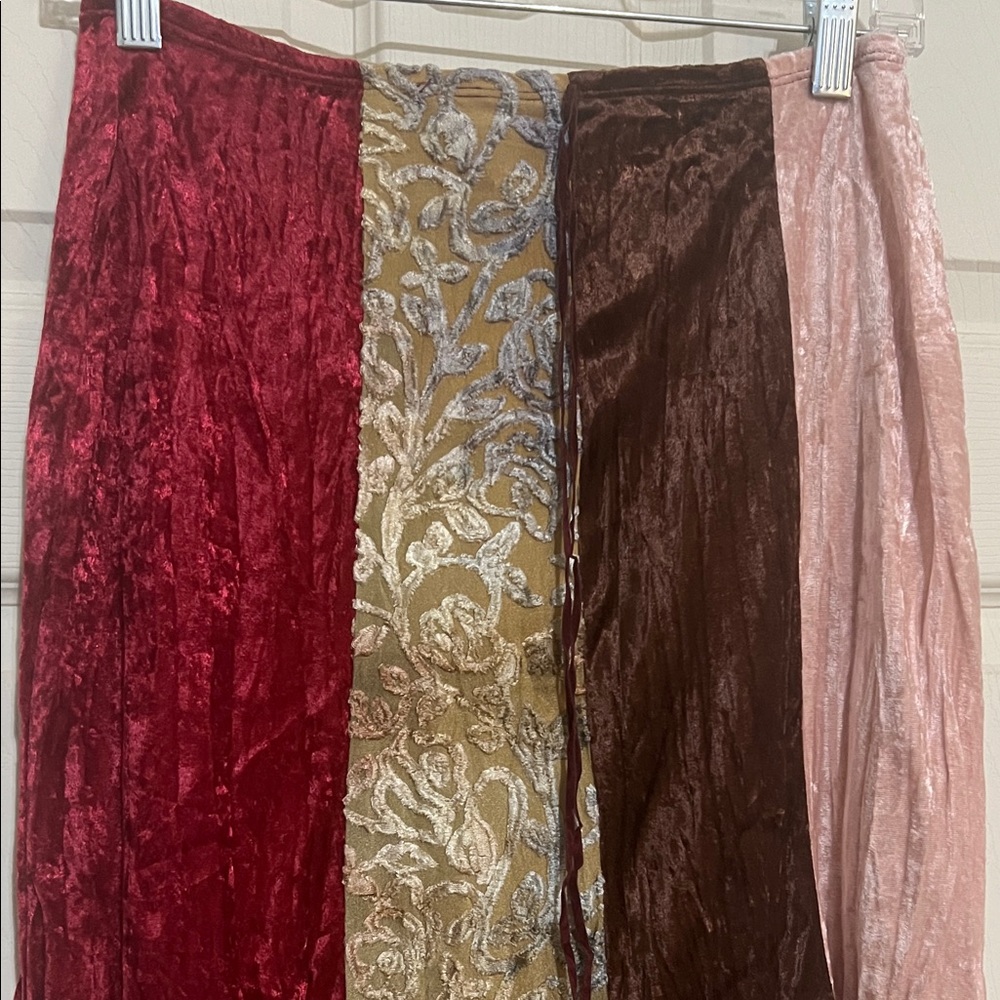Elegant Patchwork Midi Skirt - Picture 3 of 5